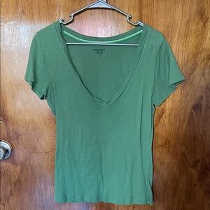 American Eagle Outfitters Olive Short Sleeve Tee